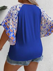 SHEIN LUNE Camiseta de manga raglan con estampado floral y dobladillo nudoso para talla grande en verano - azul real - Ver 2