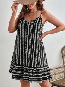 SHEIN VCAY Sukienka typu boho z falbaniastym brzegiem i drobnym kwiatowym nadrukiem w dużym rozmiarze, na lato