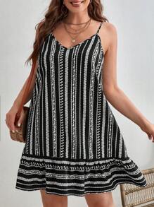 SHEIN VCAY Sukienka typu boho z falbaniastym brzegiem i drobnym kwiatowym nadrukiem w dużym rozmiarze, na lato