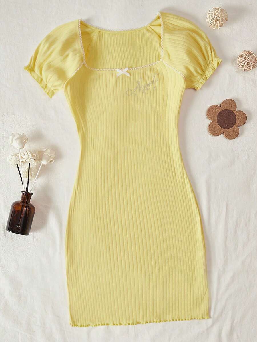 SHEIN Qutie 水鑽字母圖案木耳邊前蝴蝶結泡泡袖緊身洋裝 - 黃色 - 查看 1