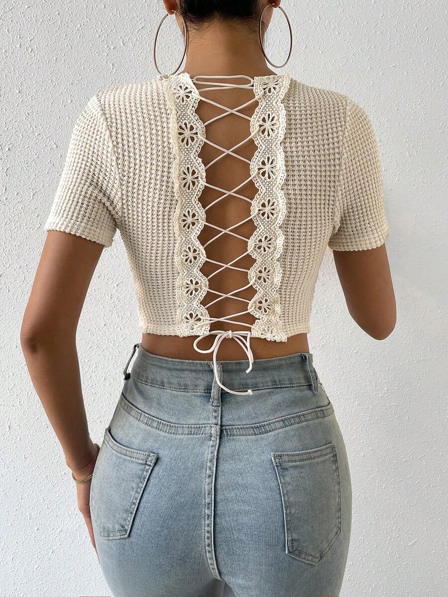 SHEIN Privé 露背繫帶短款T恤 - 杏色 - 查看 1