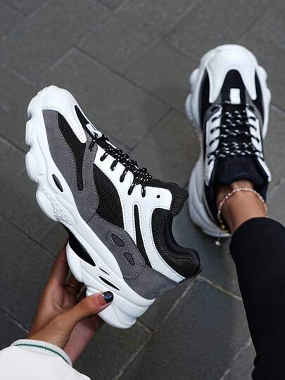 女式舒适低帮网眼休闲时尚厚底运动鞋，尺码略大