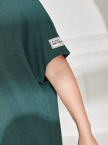 Lacomfia 大碼字母補丁細節蝙蝠袖連衣裙 - 墨綠色 - 查看 6