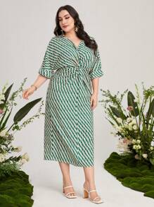 Modelyn 大碼滿版印花前扭結蝙蝠袖連衣裙 - 杏色 - 查看 4