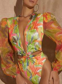 SHEIN VCAY 熱帶圖案深V領泡泡袖鏤空前收褶連體衣 - 彩色 - 查看 1