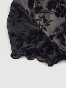 SHEIN MOD Camiseta crop con estampado floral de malla - Negro - Ver 4