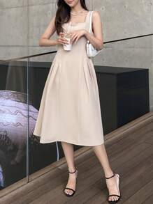 DAZY Chất rắn Chi tiết xếp li Đầm - Màu be - Xem 1