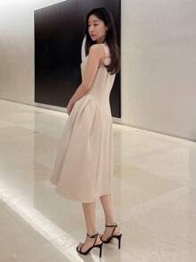 DAZY Chất rắn Chi tiết xếp li Đầm - Màu be - Xem 7