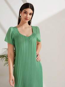 Mulvari 素色木耳邊條紋針織洋裝 - 綠色 - 查看 5