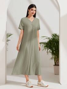 Seusyu 素色V領前收褶洋裝 - 綠色 - 查看 5