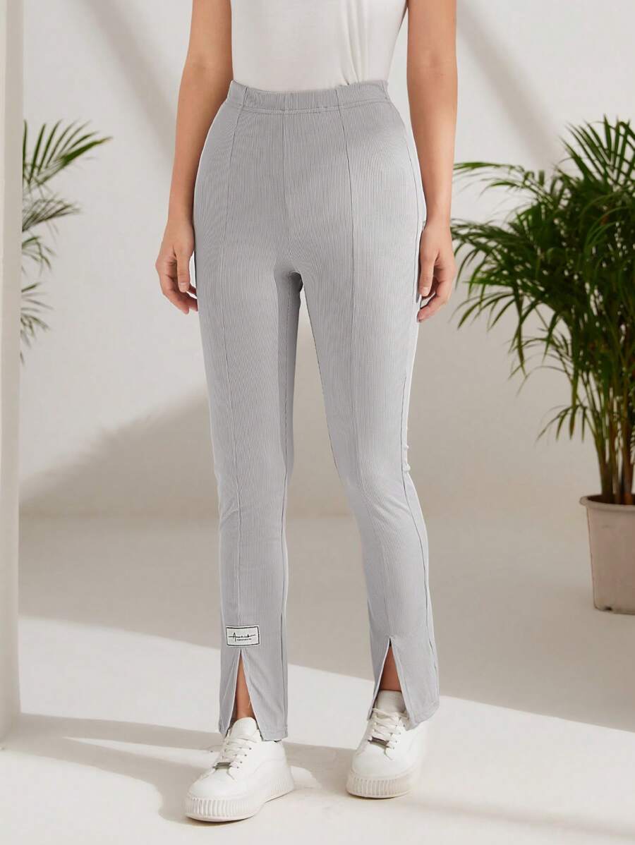 Seusyu 字母補丁細節下擺開叉長褲 - 淺灰色 - 查看 1