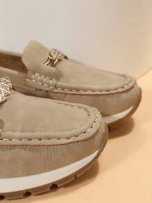 時尚鞋適用於女士金屬裝飾厚底樂福鞋