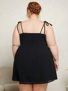 SHEIN CURVE+ 大碼肩上打結胸部褶皺吊帶連衣裙 - 黑色 - 查看 2