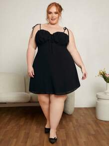 SHEIN CURVE+ 大碼肩上打結胸部褶皺吊帶連衣裙 - 黑色 - 查看 5