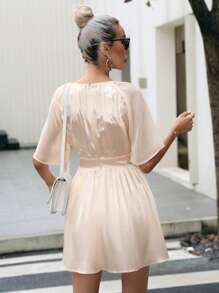 Aveloria Keyhole Neckline Raglan Sleeve Dress