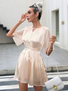 Aveloria Keyhole Neckline Raglan Sleeve Dress
