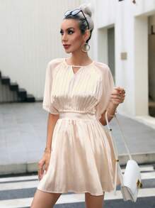 Aveloria Keyhole Neckline Raglan Sleeve Dress