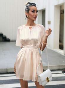 Aveloria Keyhole Neckline Raglan Sleeve Dress
