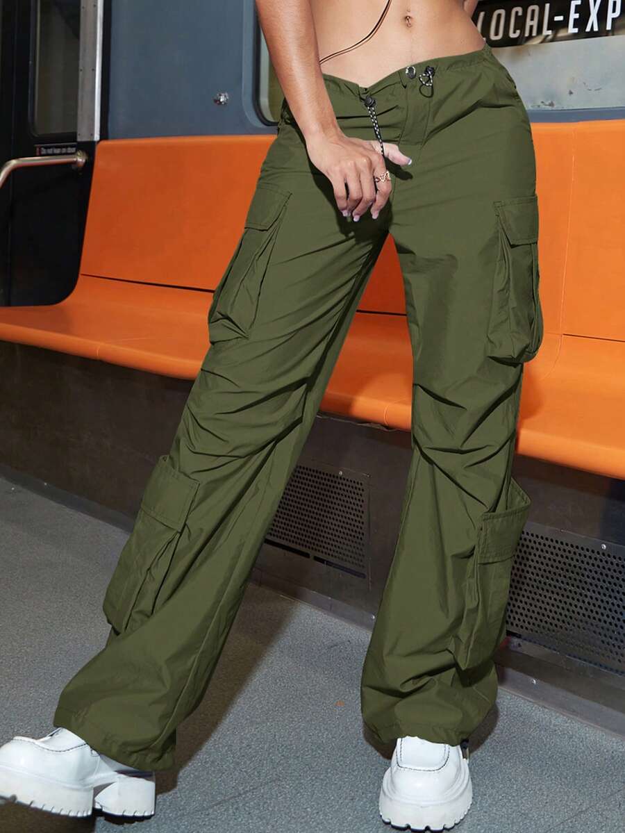 Street Vibes翻蓋口袋抽繩褶邊降落傘褲 - 軍綠色 - 查看 1