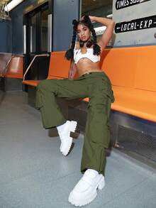 Street Vibes翻蓋口袋抽繩褶邊降落傘褲 - 軍綠色 - 查看 6