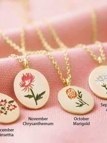 Flower Detail Oval Charm Necklace - Yellow Gold - View 4