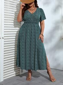SHEIN VCAY Vestido de talla grande estilo bohemio con estampado de plantas en todo el vestido y bajo dividido, para verano