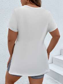 SHEIN LUNE Plus Letter Graphic Split Hem Tee & Houndstooth Print Shorts - White - View 2