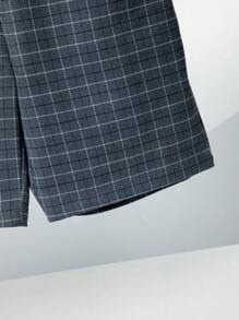 SHEIN 男孩格紋印花斜口袋短褲
