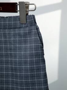 SHEIN 男孩格紋印花斜口袋短褲