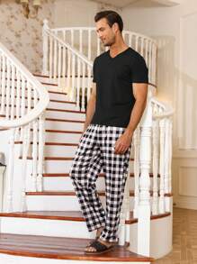 Men Solid Tee & Gingham Print Trousers PJ Set - Multicolor - View 5