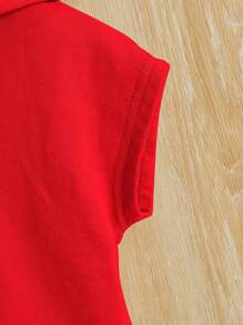 男嬰字母補丁細節連帽T恤和短褲