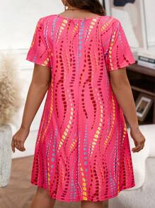 SHEIN LUNE Đầm Plus Size Đồ họa Giải trí - Màu Hồng Tươi - Xem 2