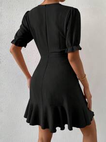 Chiquease 泡泡袖荷葉邊圍裹側打結連衣裙 - 黑色 - 查看 2