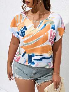 SHEIN LUNE Plus Brush Print Keyhole Neckline Batwing Sleeve Blouse - Multicolor - View 3