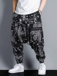 Manfinity Homme Men Paisley Print Drop Crotch Trousers - Black - View 2