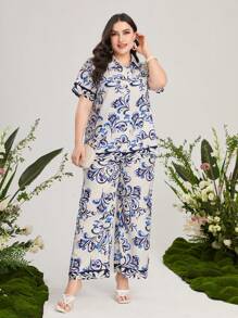 Mulvari 大碼滿版印花襯衫和闊腿褲 - 藍白色 - 查看 1