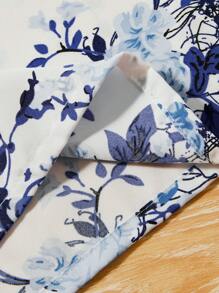 SHEIN Girls Floral Print Ruffle Trim Mock Neck Blouse & Button Detail Trousers - Blue and White - View 4