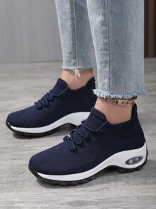 秋冬女式简约气垫低帮跑步鞋，运动户外运动鞋