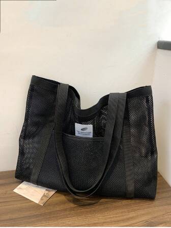Grand sac de plage léger et portable avec grande capacité, décoré de patchs de lettres et de conception en maille. Parfait pour les adolescentes, les étudiantes et les femmes. Idéal pour l'école, les sorties, les voyages, les vacances. S'assortit parfaitement avec les accessoires, les nécessités, les essentiels et les articles de plage d'été ainsi que les sacs de vacances