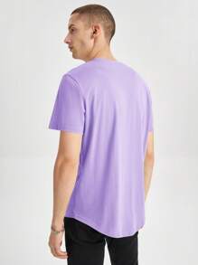 Manfinity RebelGame Men 100% Cotton Solid Round Neck Tee - Lilac Purple - View 2