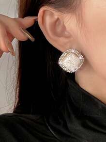 1pair Fashionable And Elegant 3D Square Shape Diamond Stud Earrings For Women
