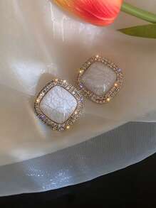 1pair Fashionable And Elegant 3D Square Shape Diamond Stud Earrings For Women