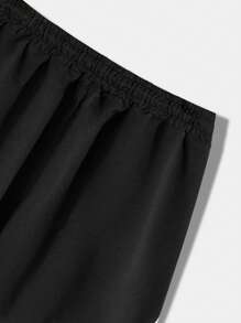 ROMWE MEN Street Life 男士熊与字母图案条纹饰边抽绳腰短裤，学校 - 黑色 - 查看 4