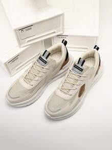 WANWEISI Chaussures de sport casual pour hommes, chaussures de sport pour hommes à semelle épaisse et perforée, chaussures de course à lacets imprimées de lettres pour hommes, chaussures casual pour hommes toutes saisons, chaussures de sport rétro pour hommes, convenant pour la course en extérieur, les rassemblements quotidiens et la Saint-Valentin, parfaites avec un look jean de sport - Beige - Voir 4