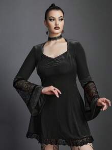 大碼蕾絲拼接荷葉袖褶邊雞心領口絲絨連衣裙 - 黑色 - 查看 6
