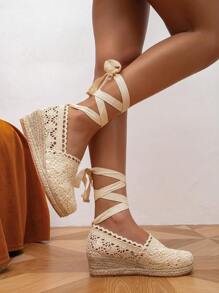 女性鏤空腿部繫帶設計編織坡跟勾織度假坡跟鞋