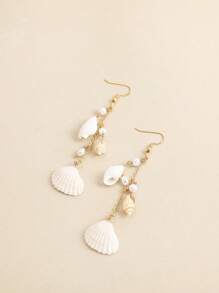 1對天然貝殼鉤耳環適合女士,尺寸是隨機 - 彩色 - 查看 2