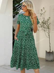 Vestido con cinturón con estampado floral