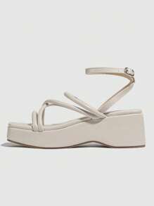 Sandal đế xuồng cao gót hở mũi, quai ngang mắt cá chân, kiểu dáng thường ngày, thích hợp cho sinh viên và du lịch, là món đồ thiết yếu khi đi du lịch. - Màu be - Xem 3