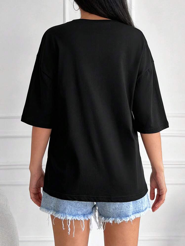Cottnline Camiseta de hombros caídos con estampado de letra - Negro - Ver 2